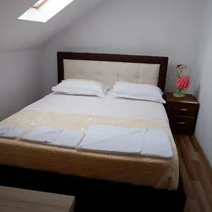  Apartment Kings Albania